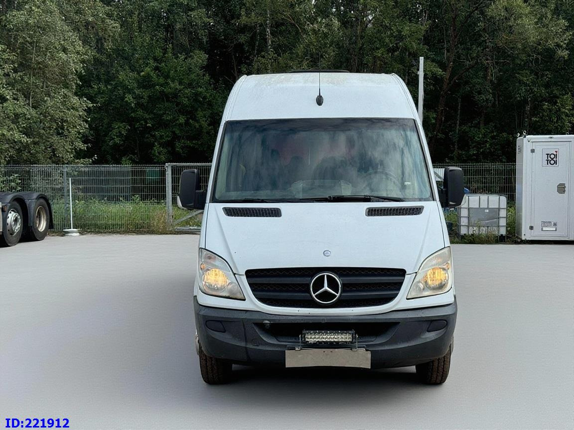 MERCEDES-BENZ Sprinter 518 VIP 17-Place - Minibuss, Persontransport: bild 2 MERCEDES-BENZ Sprinter 518 VIP 17-Place - Minibuss, Persontransport: bild 2