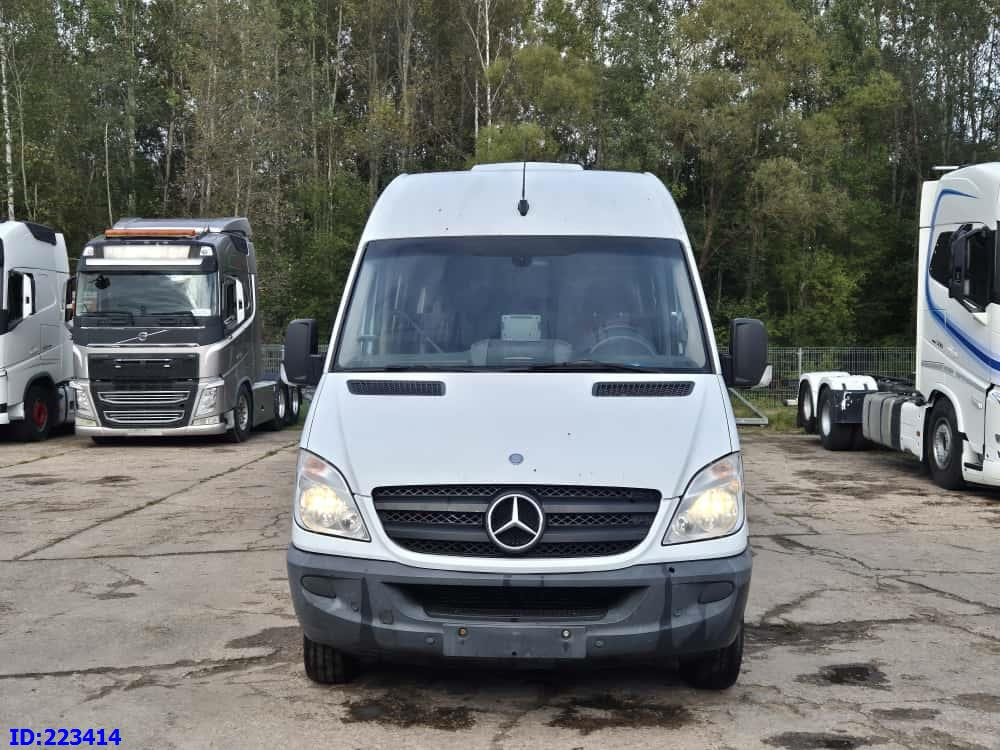 MERCEDES-BENZ Sprinter 519 VIP - 17 Seater Euro5 - Minibuss, Persontransport: bild 2 MERCEDES-BENZ Sprinter 519 VIP - 17 Seater Euro5 - Minibuss, Persontransport: bild 2