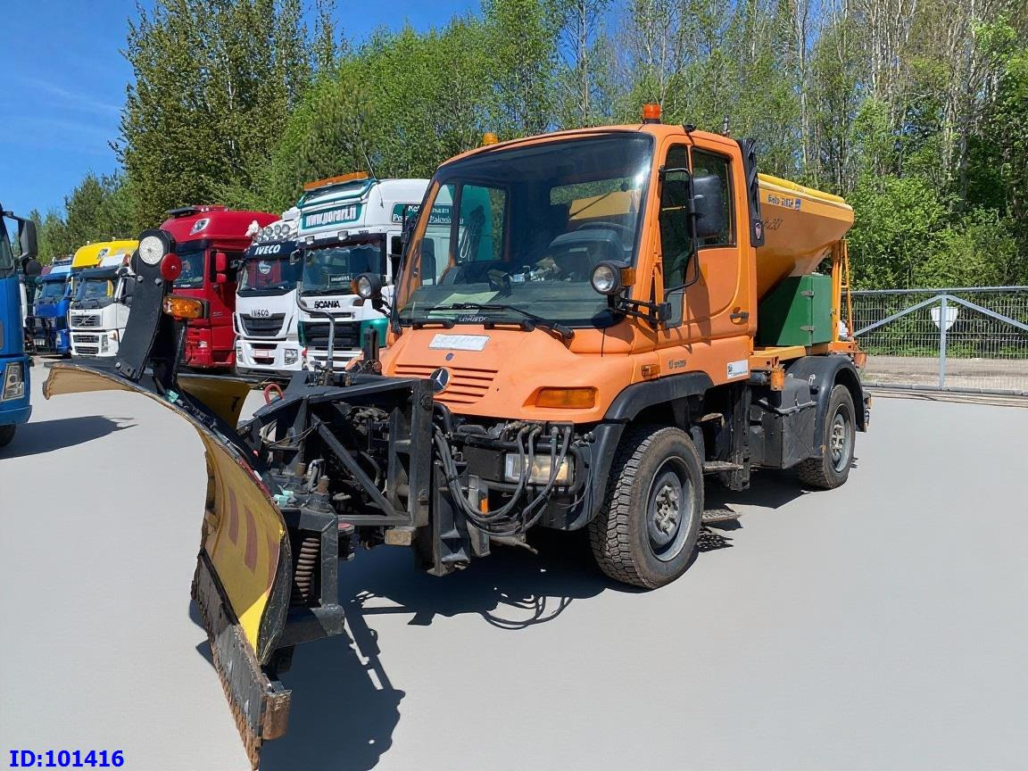 MERCEDES-BENZ Unimog U300 4X4 - Plogbil: bild 2 MERCEDES-BENZ Unimog U300 4X4 - Plogbil: bild 2