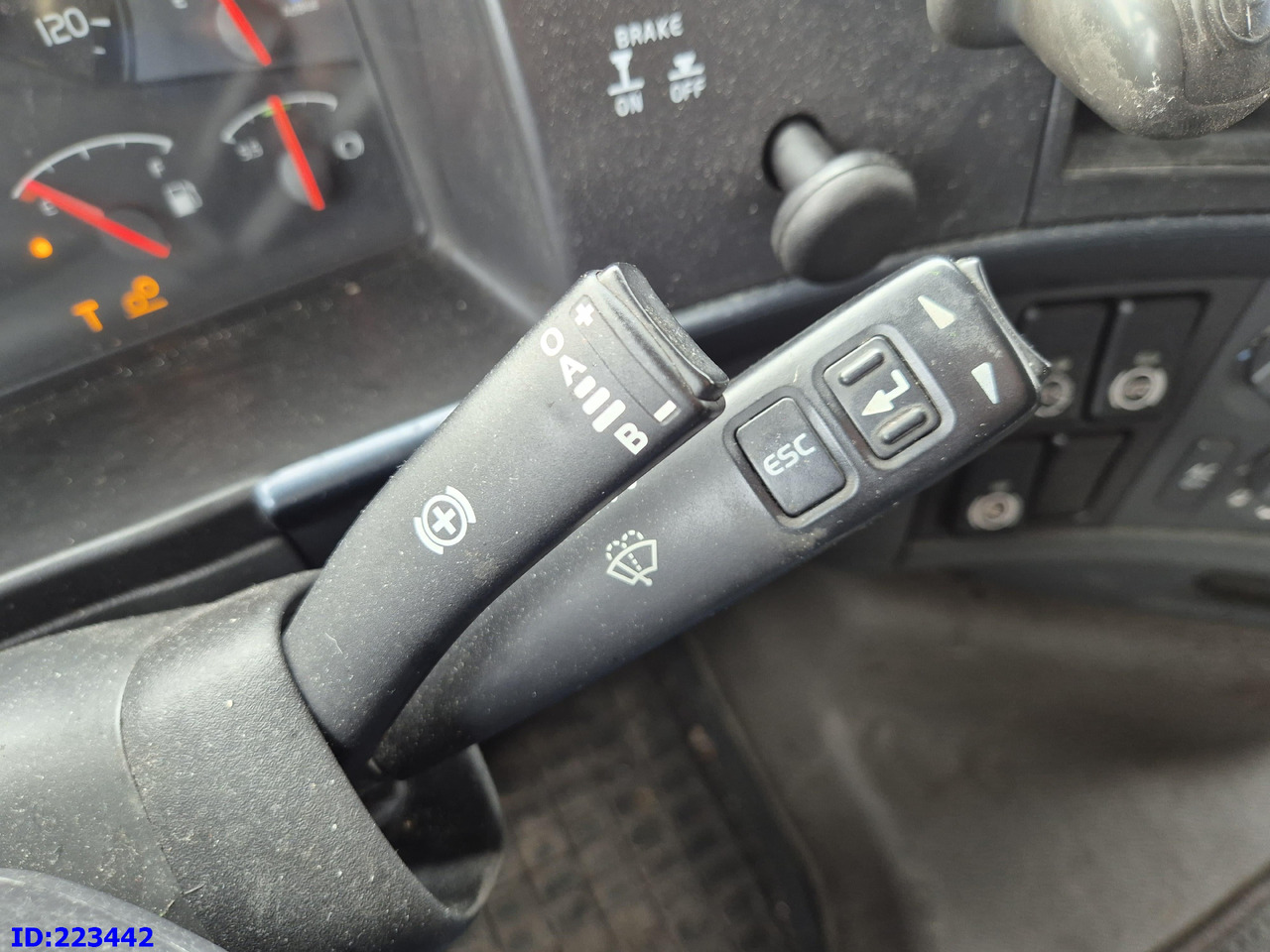 Lastbil med skåp VOLVO FH13 480HP 6X2: bild 16 Lastbil med skåp VOLVO FH13 480HP 6X2: bild 16