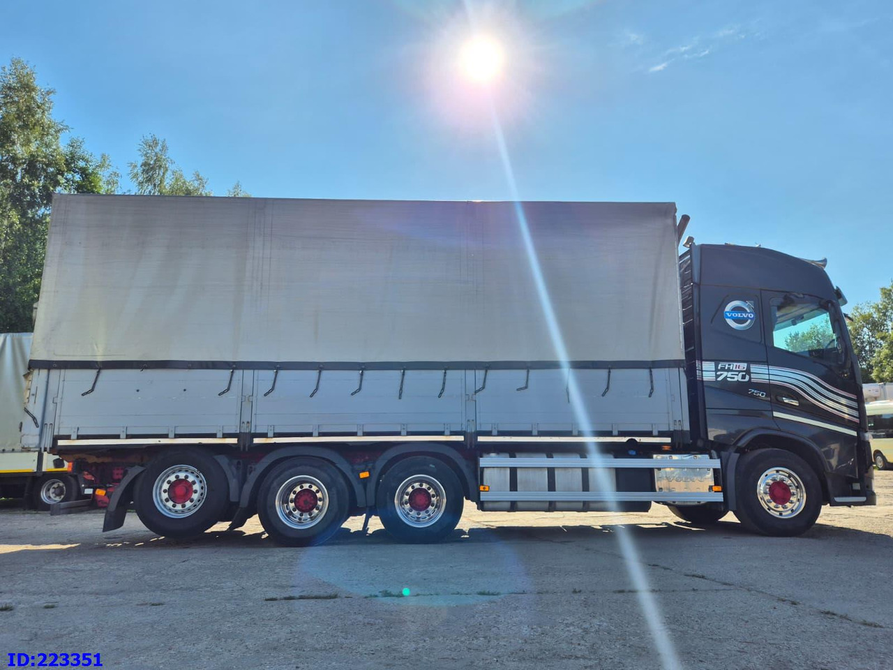 VOLVO FH16 750HP - 8x4-Steering axle - Kapellbil: bild 5 VOLVO FH16 750HP - 8x4-Steering axle - Kapellbil: bild 5
