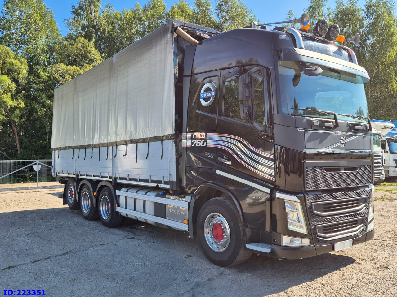 VOLVO FH16 750HP - 8x4-Steering axle - Kapellbil: bild 4 VOLVO FH16 750HP - 8x4-Steering axle - Kapellbil: bild 4