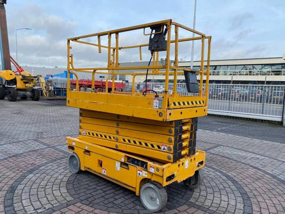 Haulotte Compact 14 - Saxlift: bild 1 Haulotte Compact 14 - Saxlift: bild 1