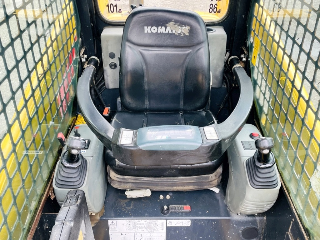 Komatsu SK714-5 (3947) - Kompaktlastare/ Slirstyrda lastare: bild 5 Komatsu SK714-5 (3947) - Kompaktlastare/ Slirstyrda lastare: bild 5