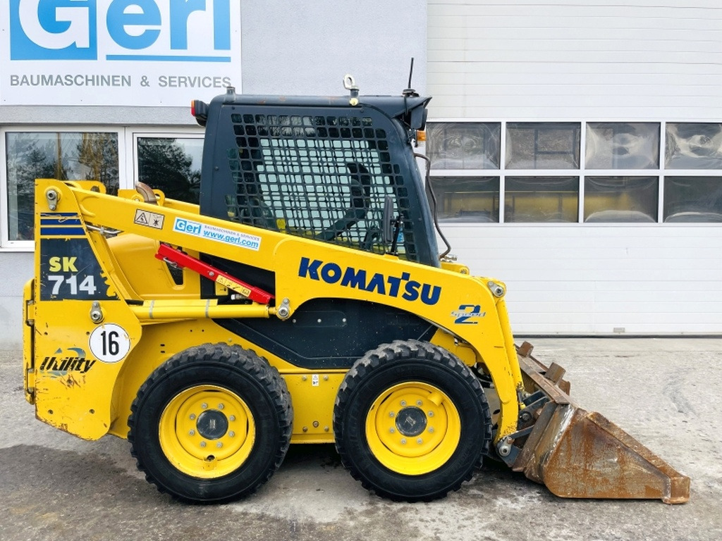 Komatsu SK714-5 (3947) - Kompaktlastare/ Slirstyrda lastare: bild 2 Komatsu SK714-5 (3947) - Kompaktlastare/ Slirstyrda lastare: bild 2