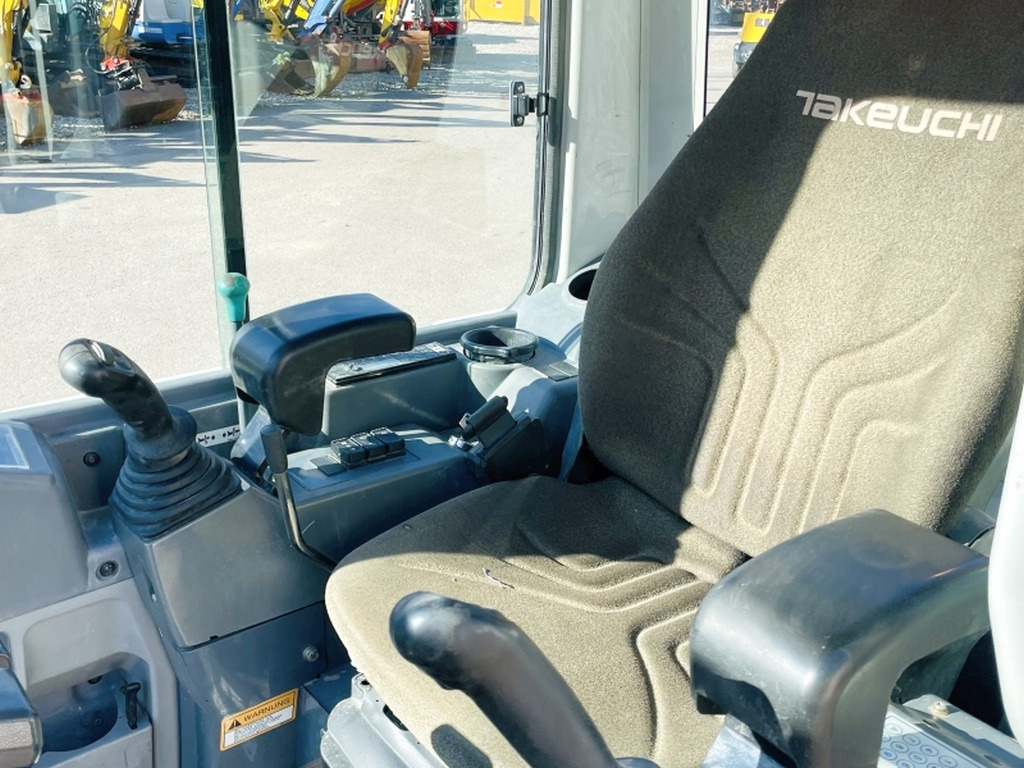 Takeuchi TB235 (3969) - Minigrävmaskin: bild 5 Takeuchi TB235 (3969) - Minigrävmaskin: bild 5