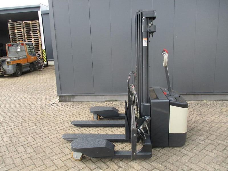 Crown WS2300-1.8TT-4W-4415 - Staplare: bild 2 Crown WS2300-1.8TT-4W-4415 - Staplare: bild 2