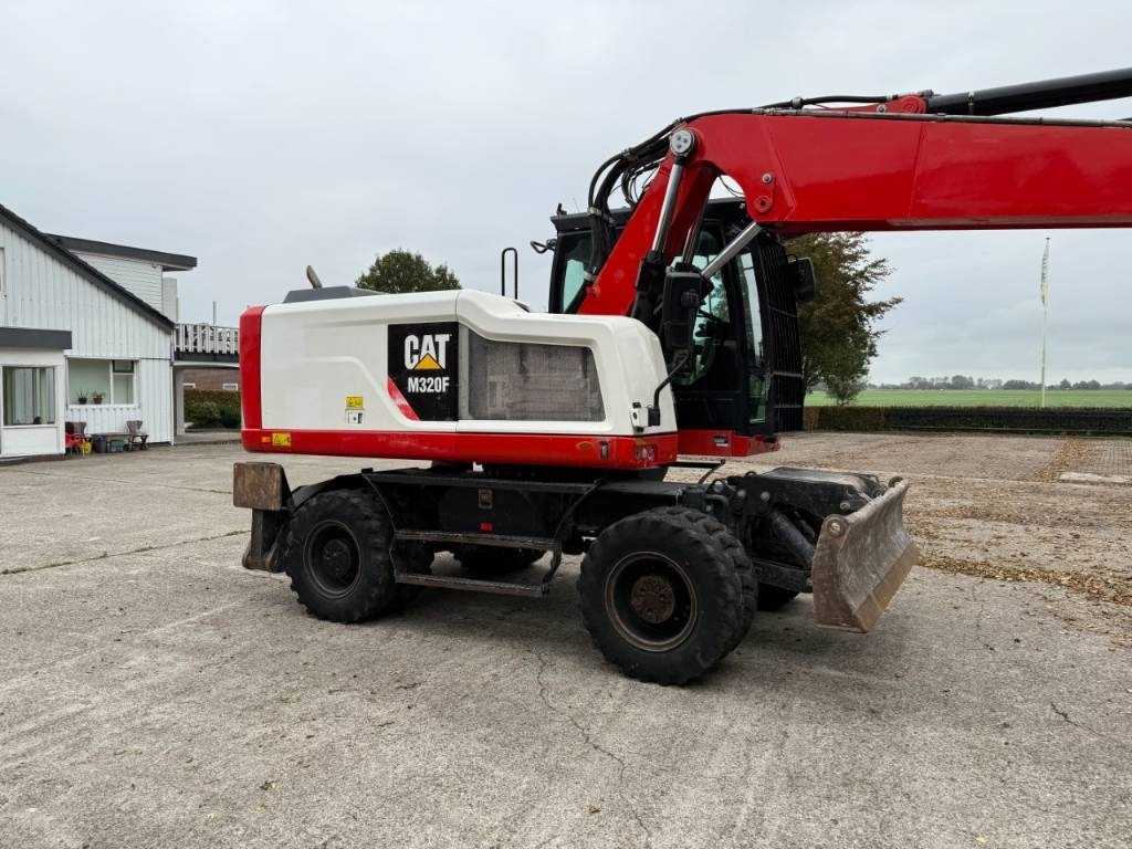CAT M320F - Grävmaskin på däck: bild 5 CAT M320F - Grävmaskin på däck: bild 5
