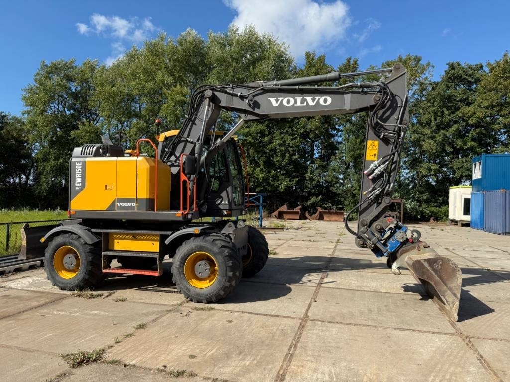 Volvo EWR 150 E - Grävmaskin på däck: bild 2 Volvo EWR 150 E - Grävmaskin på däck: bild 2