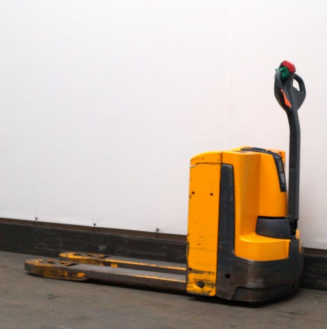 Jungheinrich EJE116 - Låglyftar: bild 2 Jungheinrich EJE116 - Låglyftar: bild 2