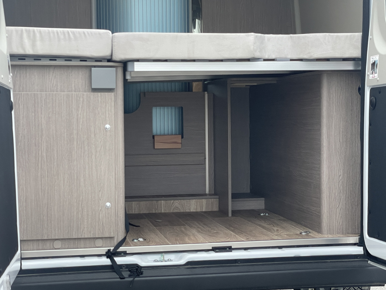 PÖSSL 2WIN R PLUS BODYKIT *EINZELSTÜCK* - Campingbil: bild 5 PÖSSL 2WIN R PLUS BODYKIT *EINZELSTÜCK* - Campingbil: bild 5