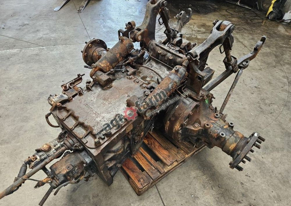 MOST TYLNY I SKRZYNIA BIEGÓW FENDT 716 - Växellåda: bild 2 MOST TYLNY I SKRZYNIA BIEGÓW FENDT 716 - Växellåda: bild 2