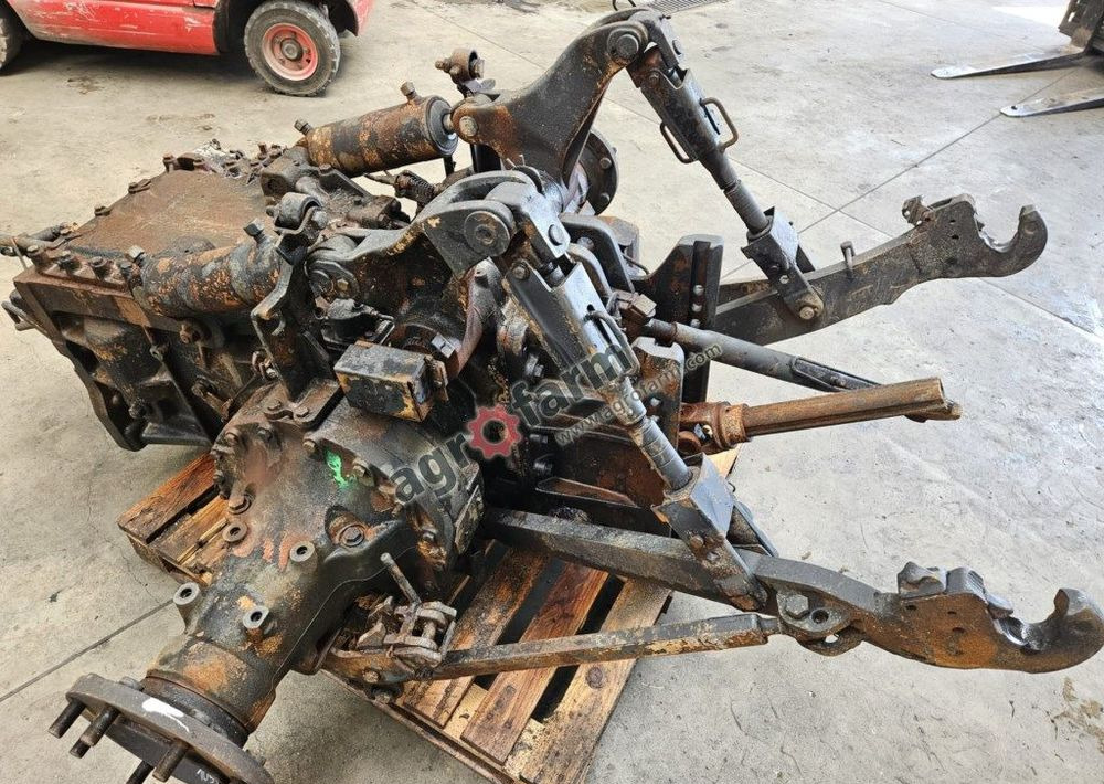 MOST TYLNY I SKRZYNIA BIEGÓW FENDT 716 - Växellåda: bild 4 MOST TYLNY I SKRZYNIA BIEGÓW FENDT 716 - Växellåda: bild 4