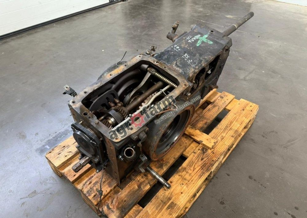 Skrzynia biegów New Holland TN70VA - Växellåda: bild 3 Skrzynia biegów New Holland TN70VA - Växellåda: bild 3