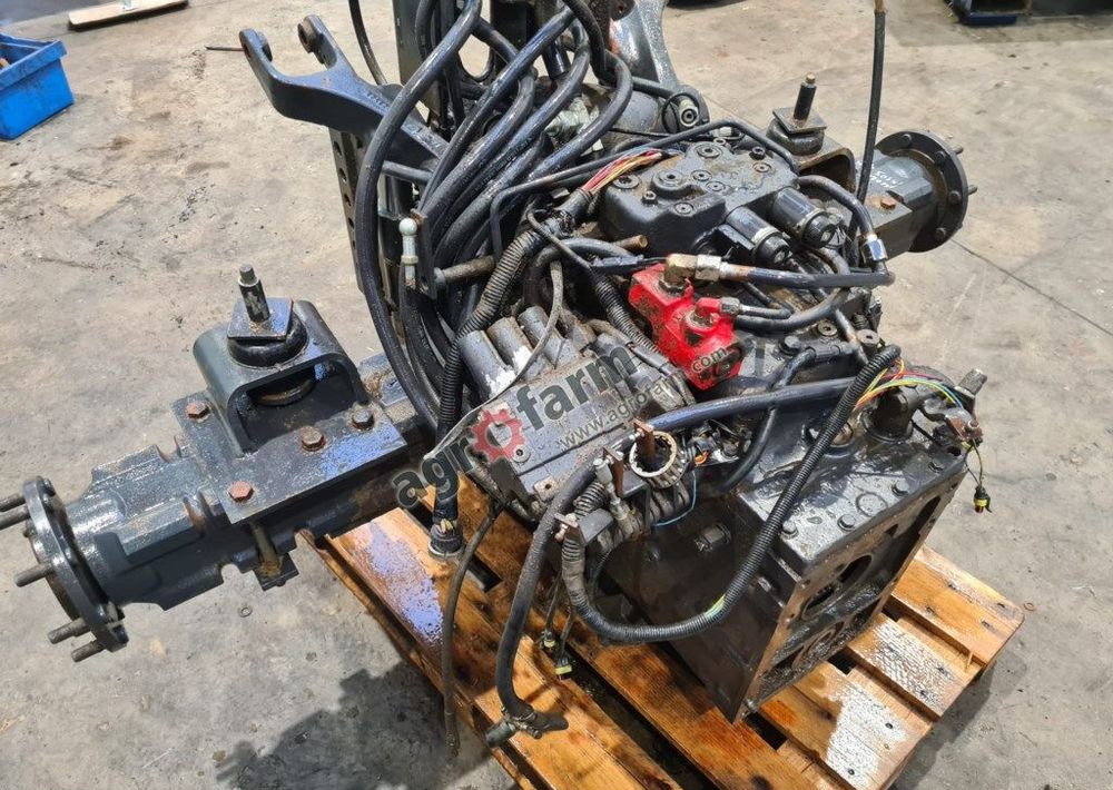 Skrzynia biegów i most tylny McCormick CX 105 xtra - Växellåda: bild 4 Skrzynia biegów i most tylny McCormick CX 105 xtra - Växellåda: bild 4