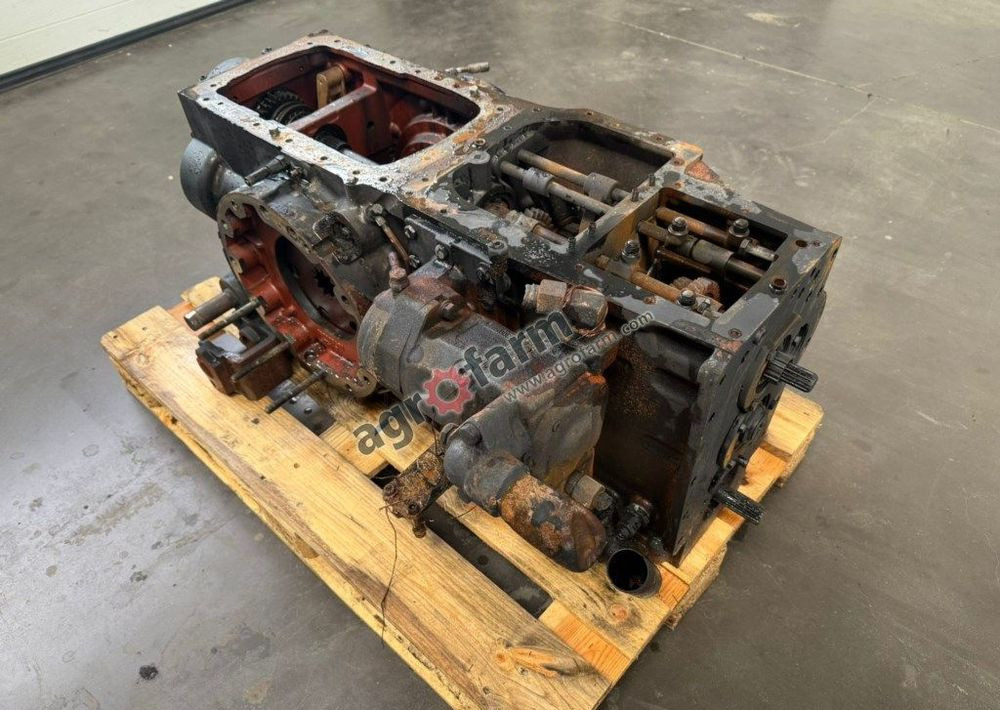 Skrzynia biegów, most tylny Landini 6.130 C - Växellåda: bild 2 Skrzynia biegów, most tylny Landini 6.130 C - Växellåda: bild 2