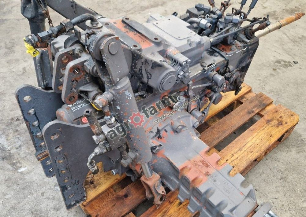 Skrzynia biegów, most tylny Renault Fructus 130 - Växellåda: bild 4 Skrzynia biegów, most tylny Renault Fructus 130 - Växellåda: bild 4