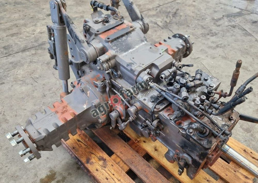 Skrzynia biegów, most tylny Renault Fructus 130 - Växellåda: bild 1 Skrzynia biegów, most tylny Renault Fructus 130 - Växellåda: bild 1