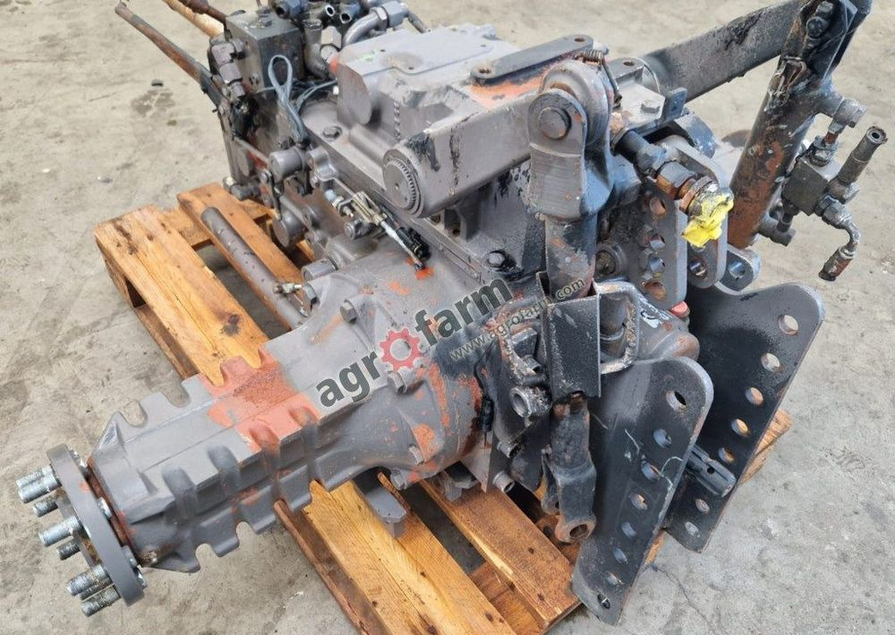 Skrzynia biegów, most tylny Renault Fructus 130 - Växellåda: bild 3 Skrzynia biegów, most tylny Renault Fructus 130 - Växellåda: bild 3