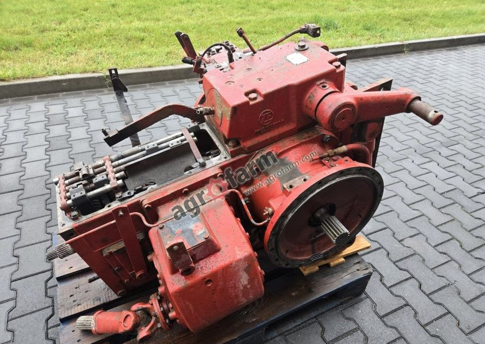 Skrzynia biegów, tylny most Case 1255 XL - Växellåda: bild 2 Skrzynia biegów, tylny most Case 1255 XL - Växellåda: bild 2