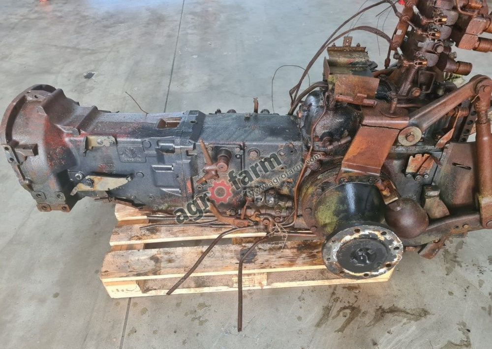 TYLNY MOST I SKRZYNIA BIEGÓW NEW HOLLAND TN70F - Växellåda: bild 3 TYLNY MOST I SKRZYNIA BIEGÓW NEW HOLLAND TN70F - Växellåda: bild 3