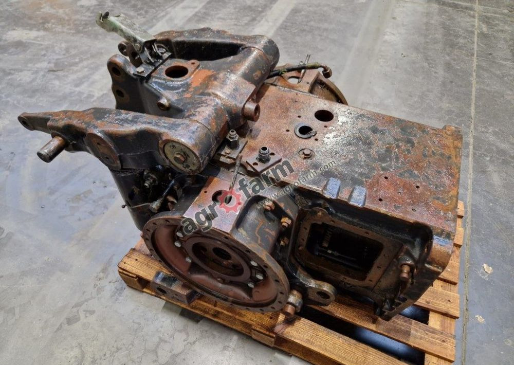 Tylny most Valtra 6400 - Växellåda: bild 1 Tylny most Valtra 6400 - Växellåda: bild 1