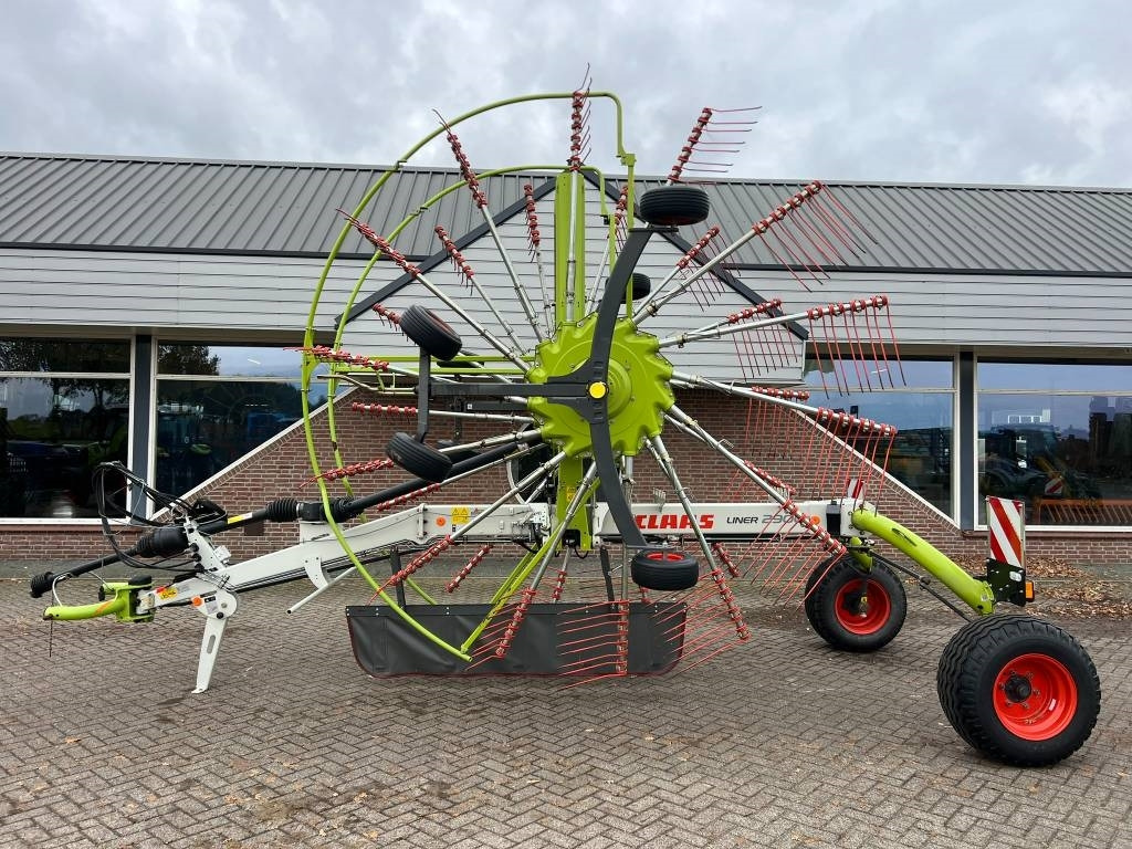 Claas Liner 2900 - Hövändare: bild 2 Claas Liner 2900 - Hövändare: bild 2
