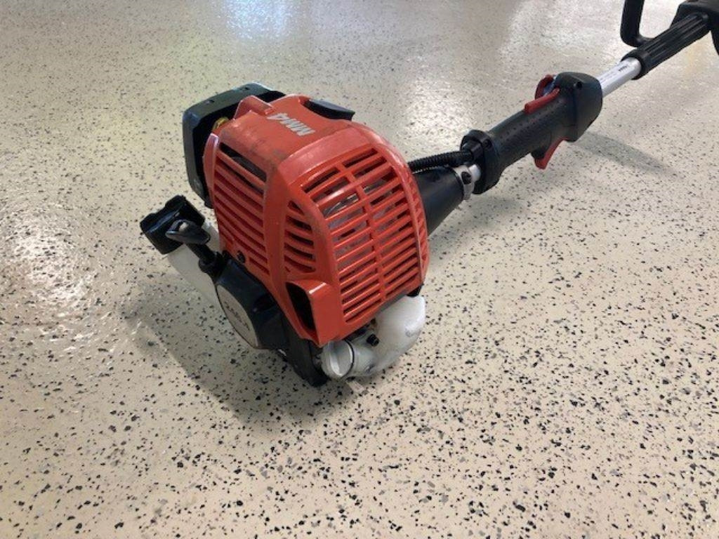 Dolmar LT-246.4 - Gräsklippare: bild 2 Dolmar LT-246.4 - Gräsklippare: bild 2