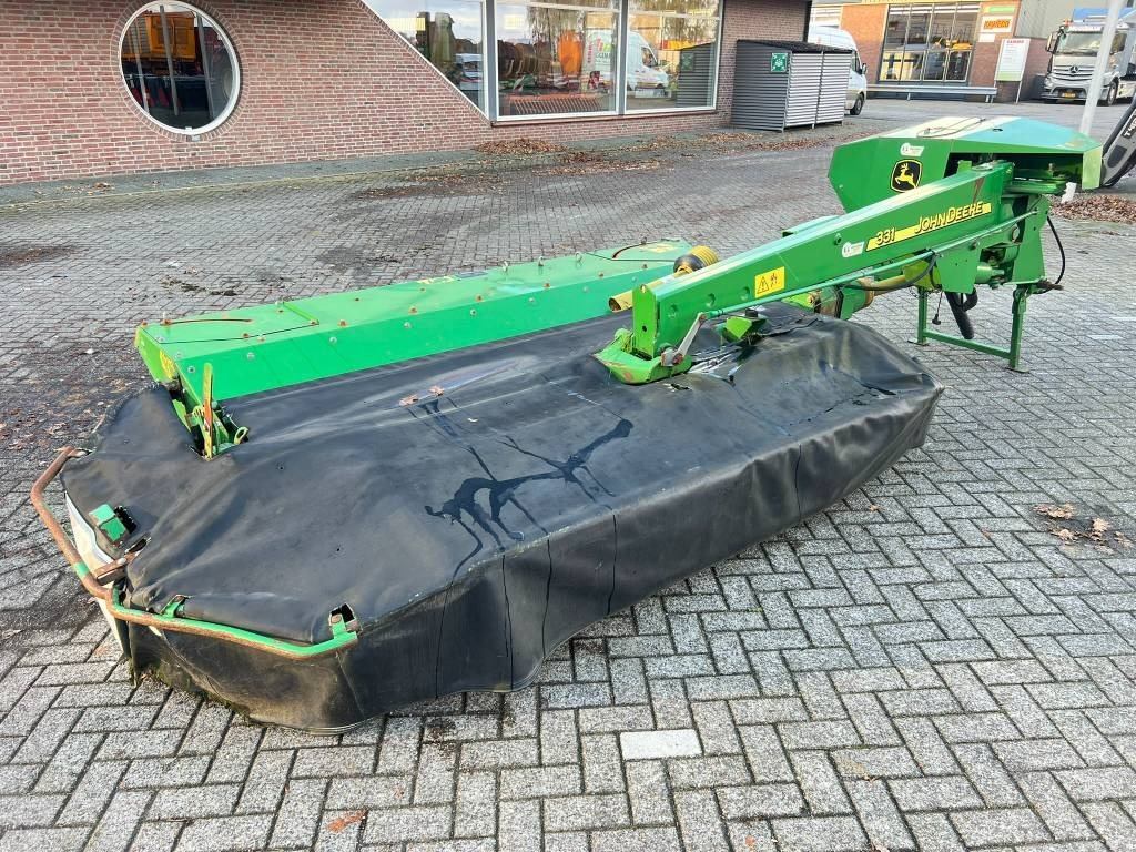 John Deere 331 maaier - Slåttermaskin: bild 1 John Deere 331 maaier - Slåttermaskin: bild 1