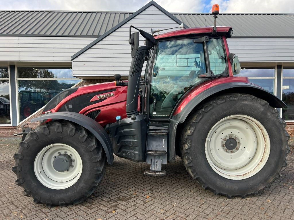 Valtra T 174 Versu - Traktor: bild 2 Valtra T 174 Versu - Traktor: bild 2