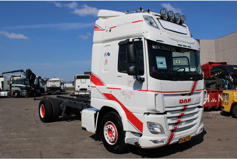 DAF CF 370 + euro 6 + ssc + full option - Chassi lastbil: bild 2 DAF CF 370 + euro 6 + ssc + full option - Chassi lastbil: bild 2