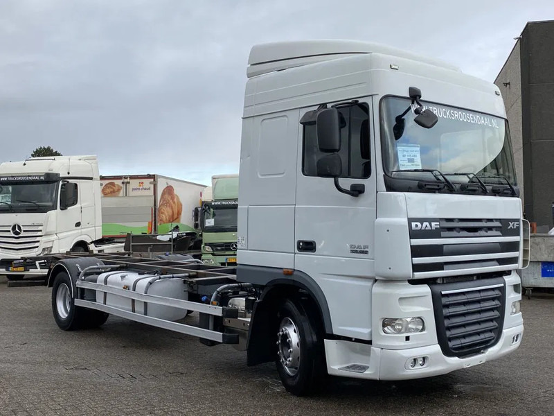 DAF XF 105.460 + Euro 5 + ADR + Discounted from 17.950,- - Chassi lastbil: bild 3 DAF XF 105.460 + Euro 5 + ADR + Discounted from 17.950,- - Chassi lastbil: bild 3