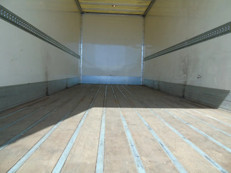 DAF XF 105 .460 + MANUAL + EURO 5 - Lastbil med skåp: bild 4 DAF XF 105 .460 + MANUAL + EURO 5 - Lastbil med skåp: bild 4