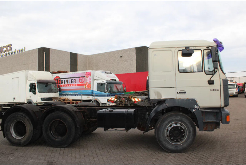 MAN F 26.364 + 6X4 + BIG AXLE + EURO 2 + MANUAL - Dragbil: bild 2 MAN F 26.364 + 6X4 + BIG AXLE + EURO 2 + MANUAL - Dragbil: bild 2