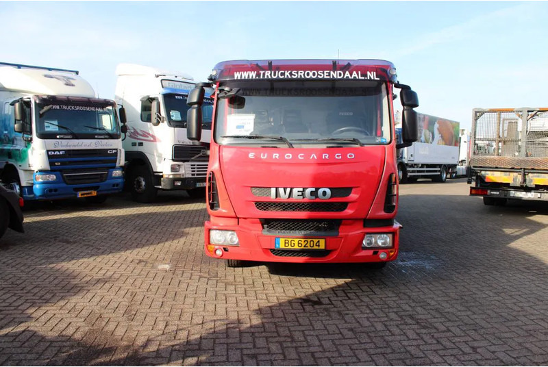 Iveco Eurocargo 100E18 + EURO 5 + LOW KM - Släck/ Räddningsvagn: bild 4 Iveco Eurocargo 100E18 + EURO 5 + LOW KM - Släck/ Räddningsvagn: bild 4