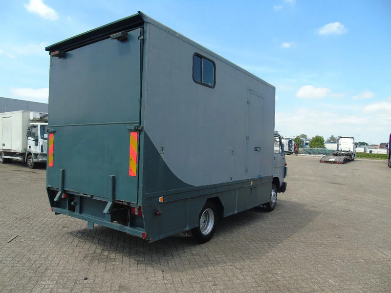 Hästbuss MAN 10 .150 + 2-3 HORSES + MANUAL: bild 10 Hästbuss MAN 10 .150 + 2-3 HORSES + MANUAL: bild 10