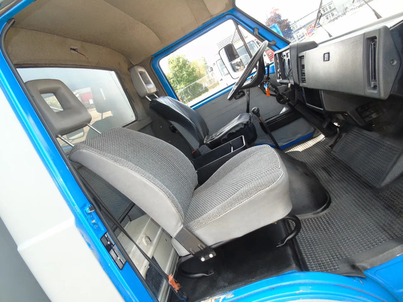 Hästbuss MAN 10 .150 + 2-3 HORSES + MANUAL: bild 11 Hästbuss MAN 10 .150 + 2-3 HORSES + MANUAL: bild 11