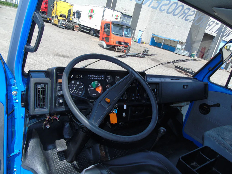 Hästbuss MAN 10 .150 + 2-3 HORSES + MANUAL: bild 16 Hästbuss MAN 10 .150 + 2-3 HORSES + MANUAL: bild 16