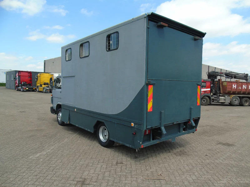 MAN 10 .150 + 2-3 HORSES + MANUAL - Hästbuss: bild 4 MAN 10 .150 + 2-3 HORSES + MANUAL - Hästbuss: bild 4