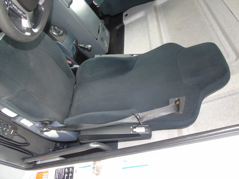 Kylbil lastbil MAN TGM 18.250 + carrier supra 850 + euro 6 + lift + 19T: bild 17 Kylbil lastbil MAN TGM 18.250 + carrier supra 850 + euro 6 + lift + 19T: bild 17