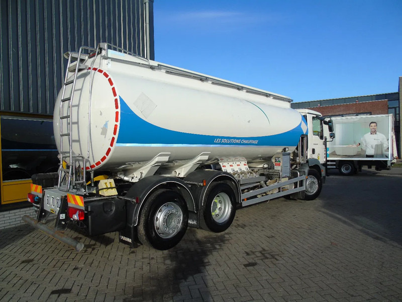 MAN TGM 26.340 + 19.000 LITER + 4COMP + 6X2 - Tankbil: bild 4 MAN TGM 26.340 + 19.000 LITER + 4COMP + 6X2 - Tankbil: bild 4