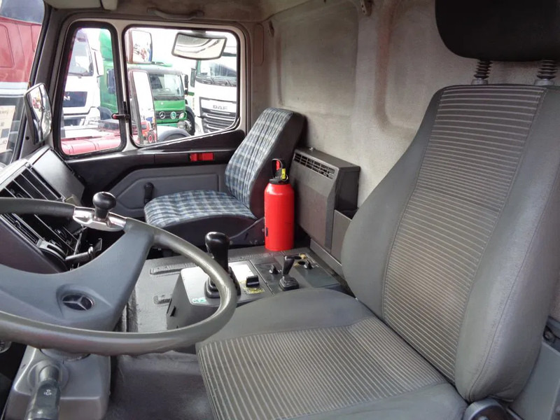 Mercedes-Benz SK 2433 + Semi-Auto + PTO + Serie 14 Crane + 3 pedals - Kranbil: bild 4 Mercedes-Benz SK 2433 + Semi-Auto + PTO + Serie 14 Crane + 3 pedals - Kranbil: bild 4