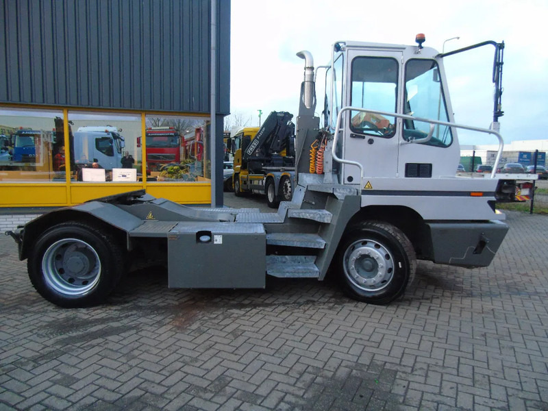 Terberg YT 182 fully funtion + perfect - Terminaltraktor: bild 2 Terberg YT 182 fully funtion + perfect - Terminaltraktor: bild 2