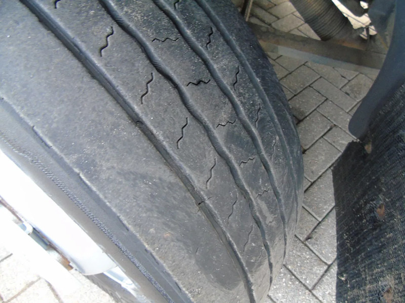 Lastbil med skåp Volvo FL 12.240 + LIFT + EURO 5: bild 18 Lastbil med skåp Volvo FL 12.240 + LIFT + EURO 5: bild 18