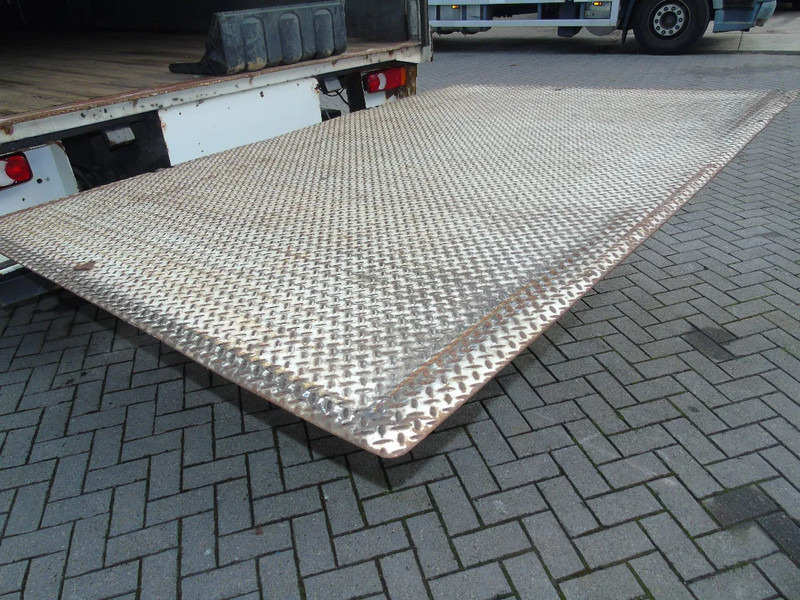 Lastbil med skåp Volvo FL 12.240 + LIFT + EURO 5: bild 9 Lastbil med skåp Volvo FL 12.240 + LIFT + EURO 5: bild 9