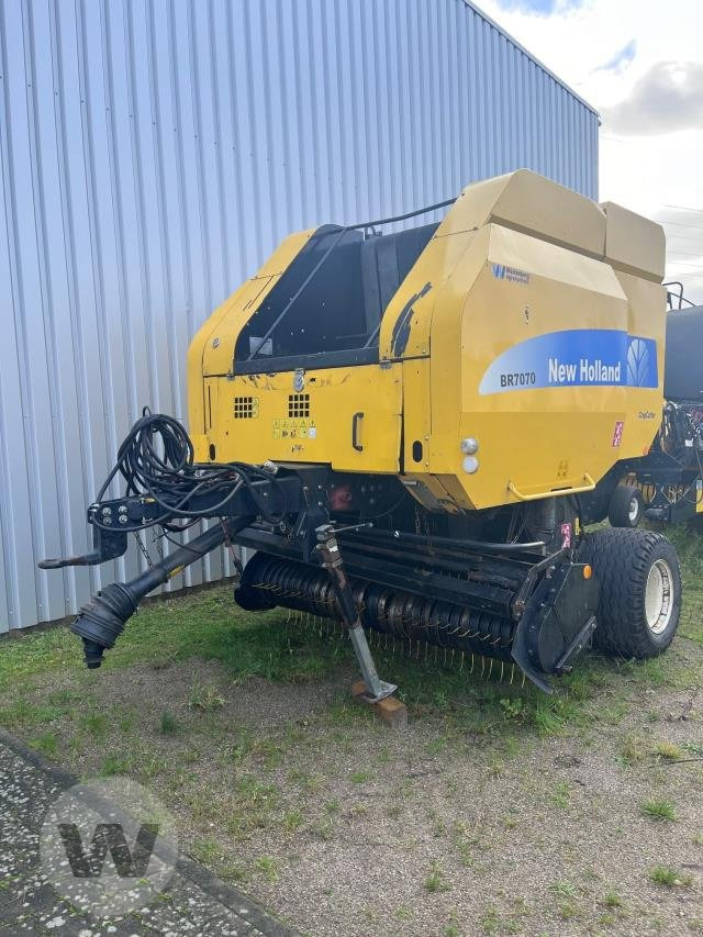 New Holland BR 7070 - Rundbalspress: bild 1 New Holland BR 7070 - Rundbalspress: bild 1
