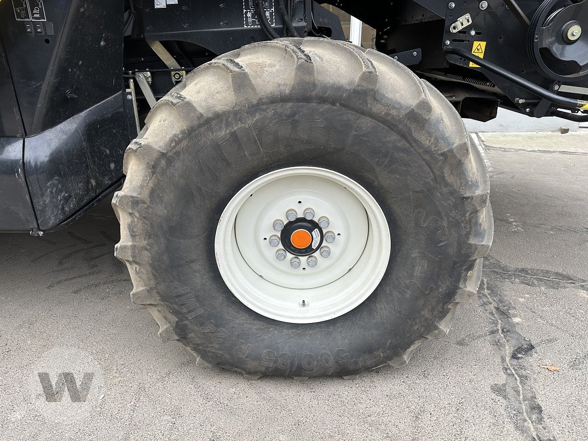 New Holland CR 8.90 - Skördetröska: bild 3 New Holland CR 8.90 - Skördetröska: bild 3