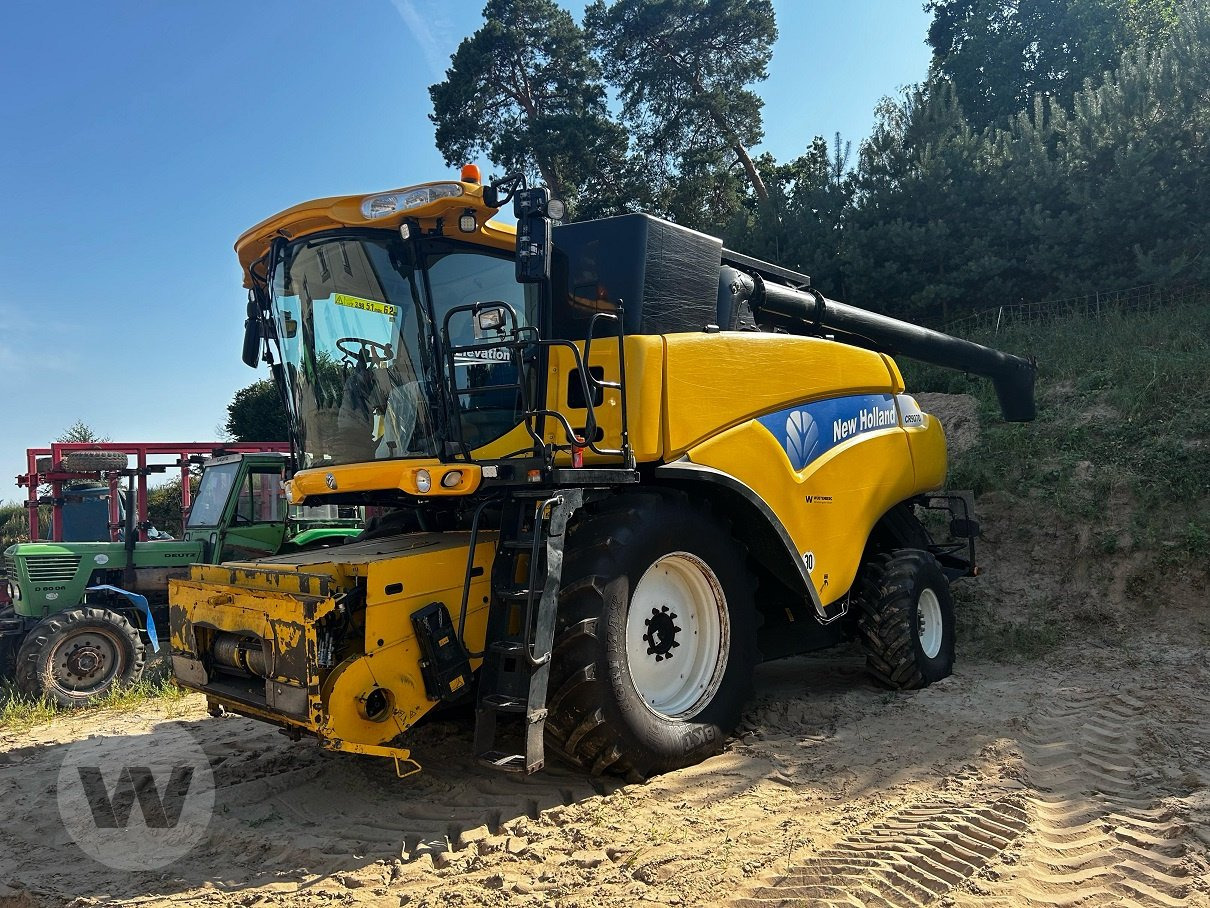 New Holland CR 9070 ELEV - Traktor: bild 3 New Holland CR 9070 ELEV - Traktor: bild 3