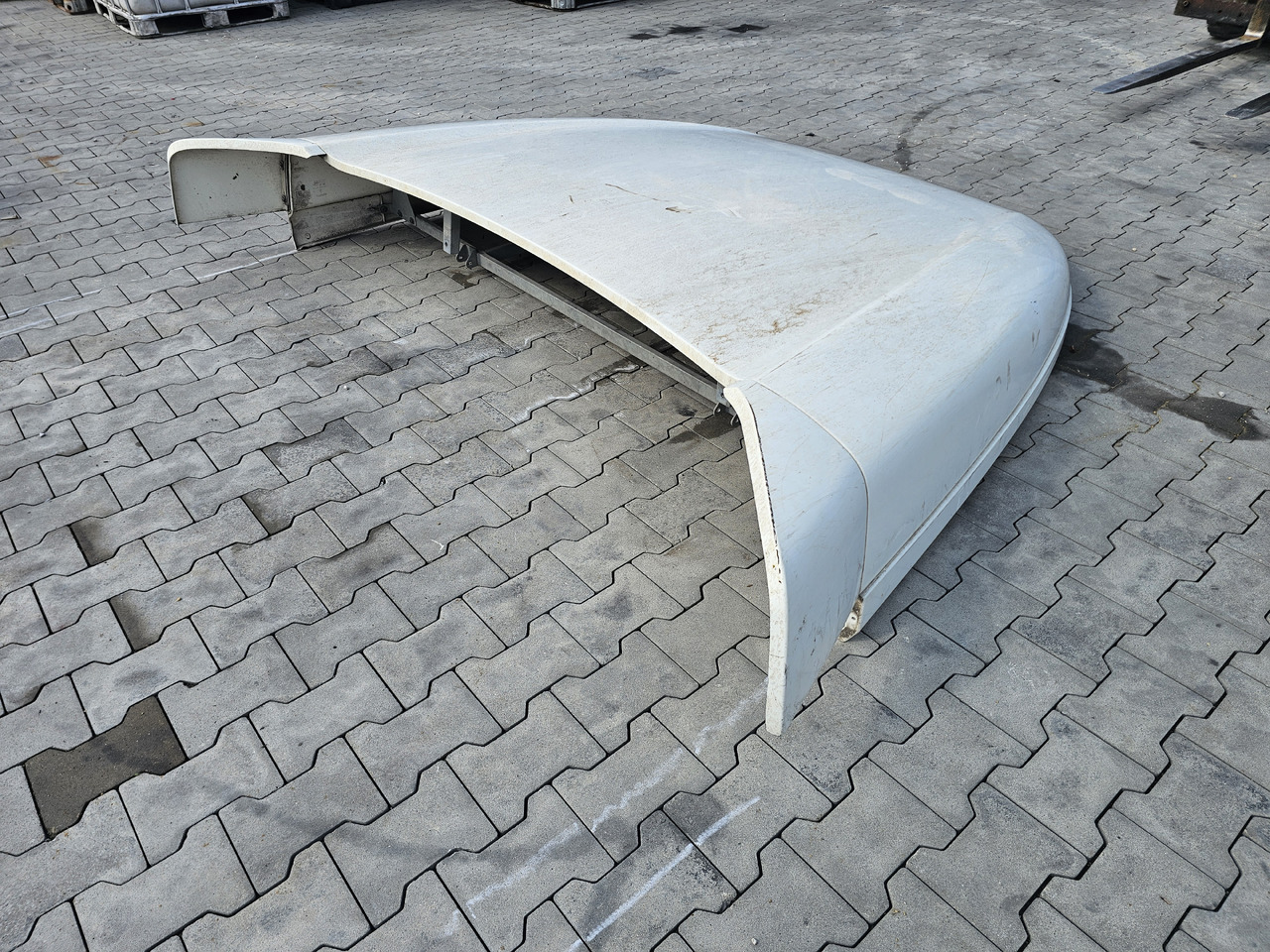 DAF XF105 SPACE CAB / ROOF SPOILER - Aerodynamik/ Spoiler: bild 3 DAF XF105 SPACE CAB / ROOF SPOILER - Aerodynamik/ Spoiler: bild 3