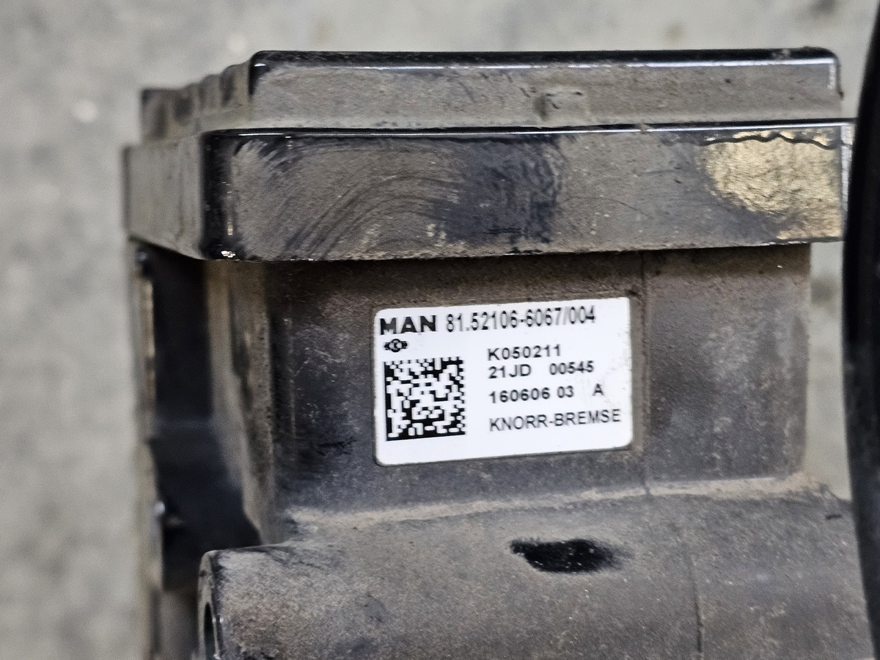 MAN TGX TGS / FRONT EBS VALVE / 81521066067 - Bromsventil: bild 3 MAN TGX TGS / FRONT EBS VALVE / 81521066067 - Bromsventil: bild 3